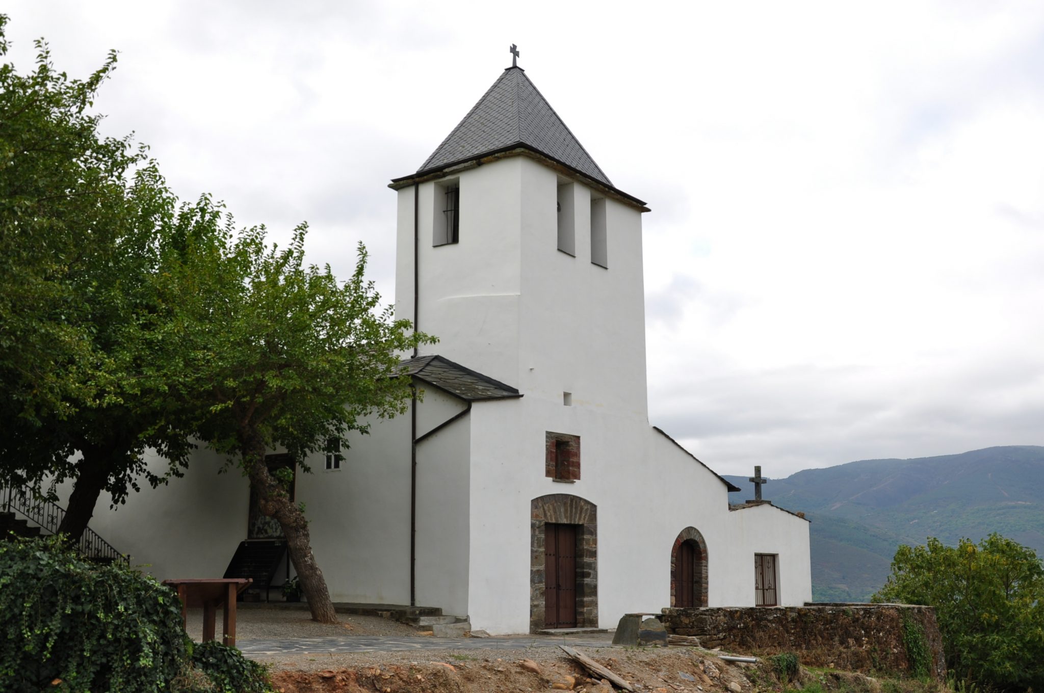 Igrexa Parroquial da Ermida – Santuario da Virxe dos Remedios