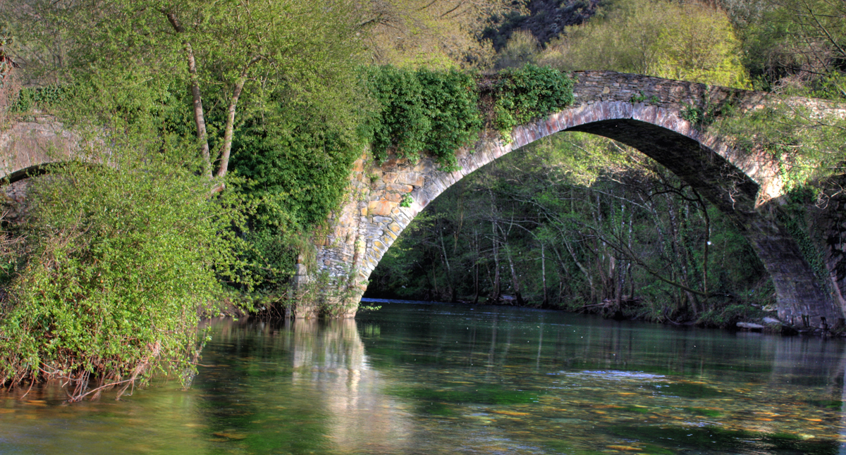Puente de Barxa do Lor aguas abajo